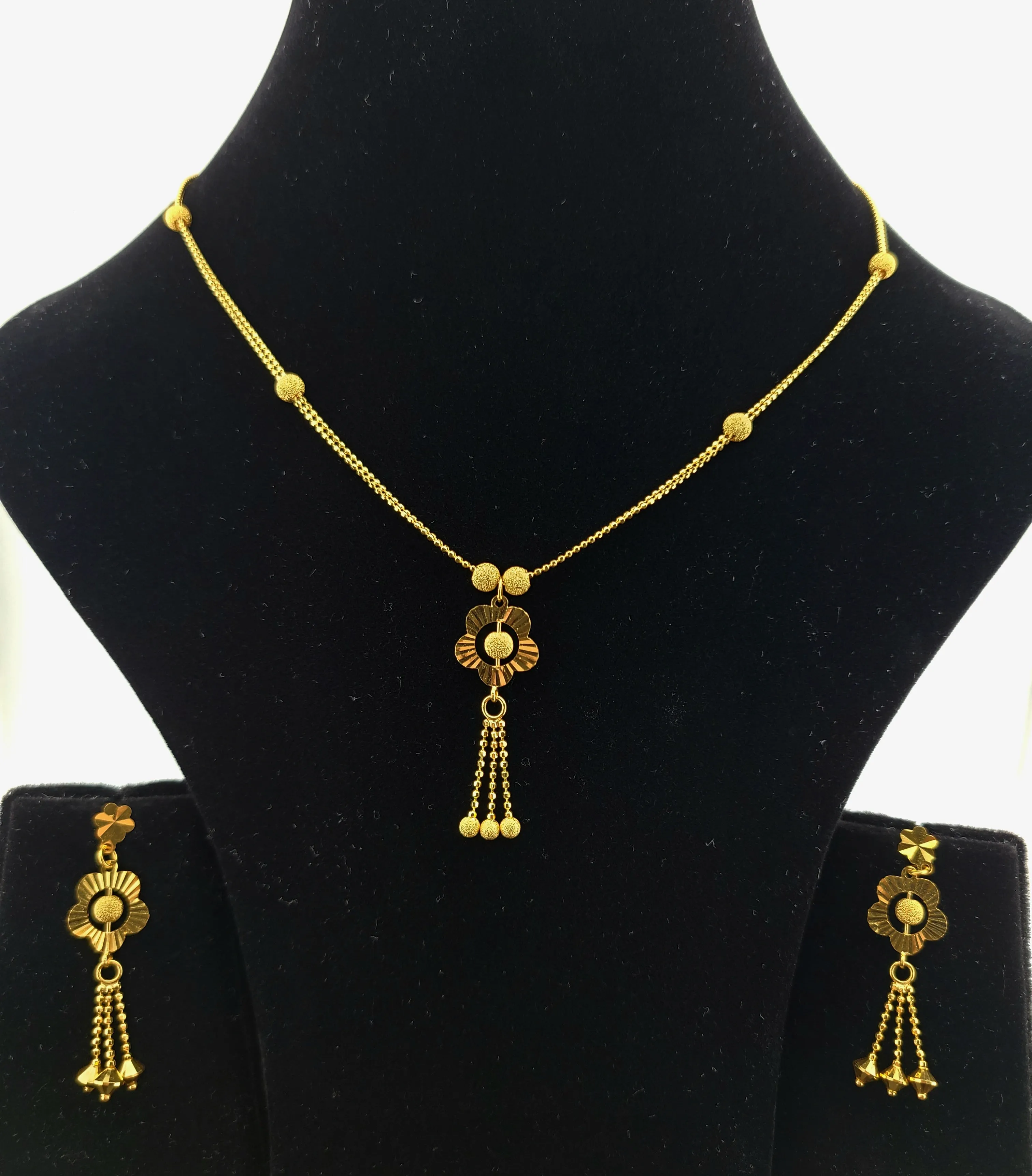 22K Solid Gold Designer Dangling Necklace Set LS1694