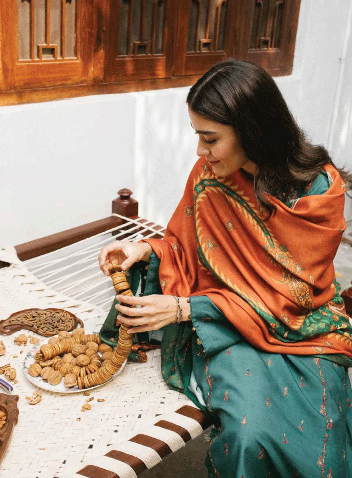 Coco By Zara Shahjahan Embroidered Linen Unstitched 3 Piece Suit - ZSJ21W ZR-07A