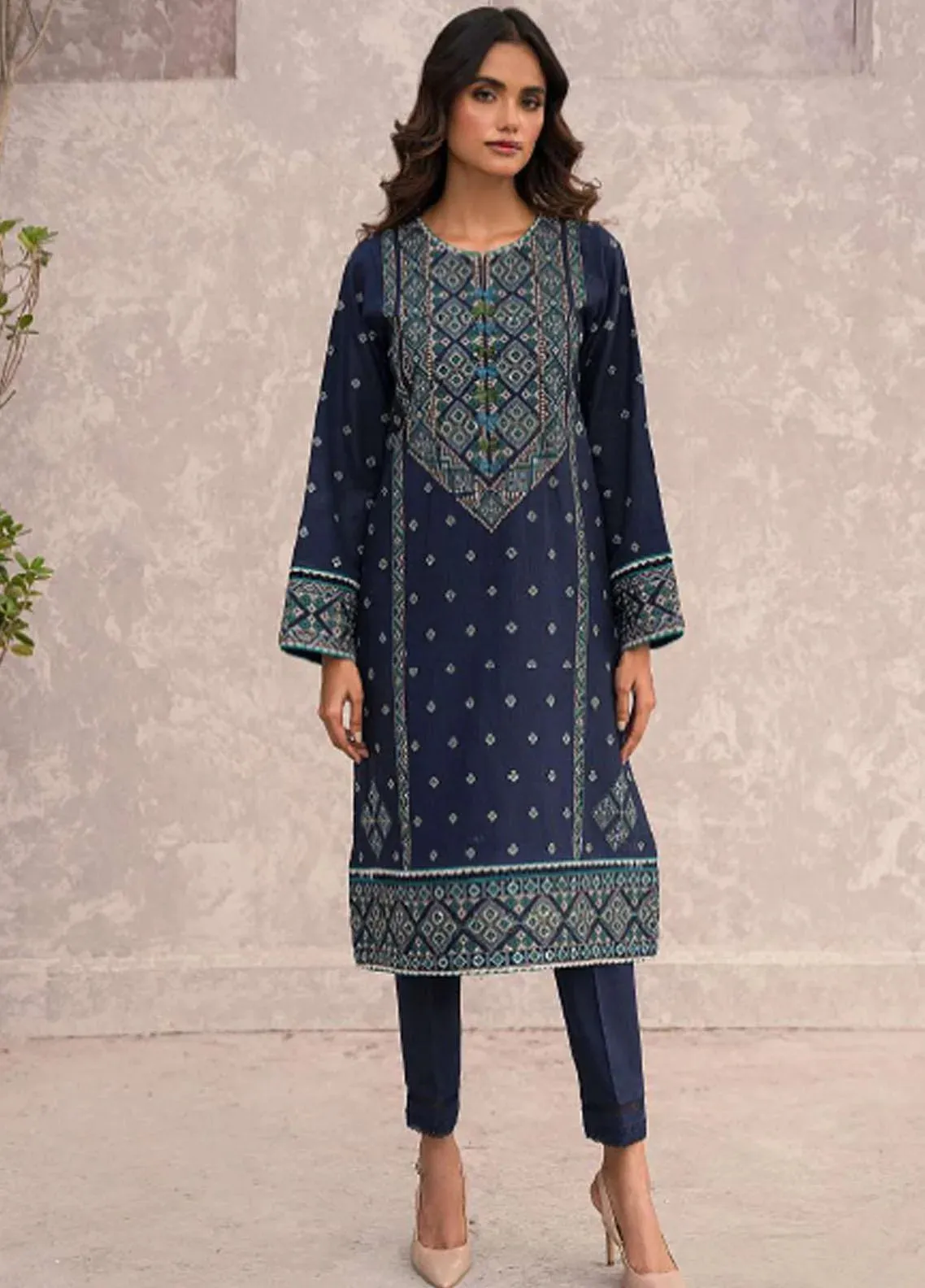 Dastak By Jazmin Unstitched Embroidered Khaddar 3Pc Suit D-05 Nazm