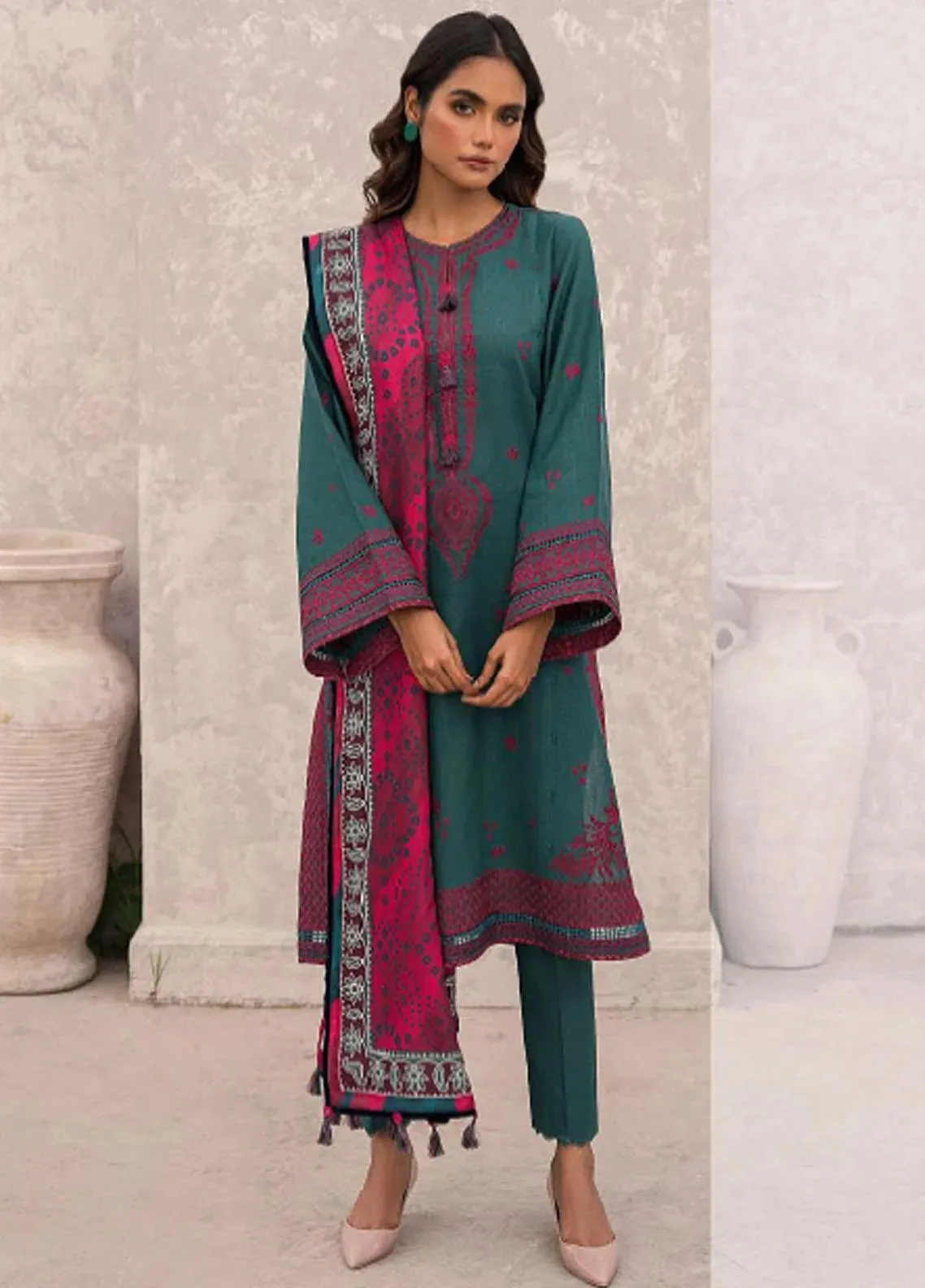 Dastak By Jazmin Unstitched Embroidered Khaddar 3Pc Suit D-10 Farozaan