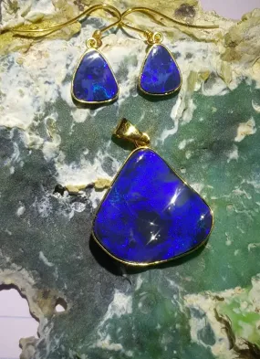 LIGHTNING RIDGE BLACK OPAL PENDANT AND EARRING SET 14K GOLD