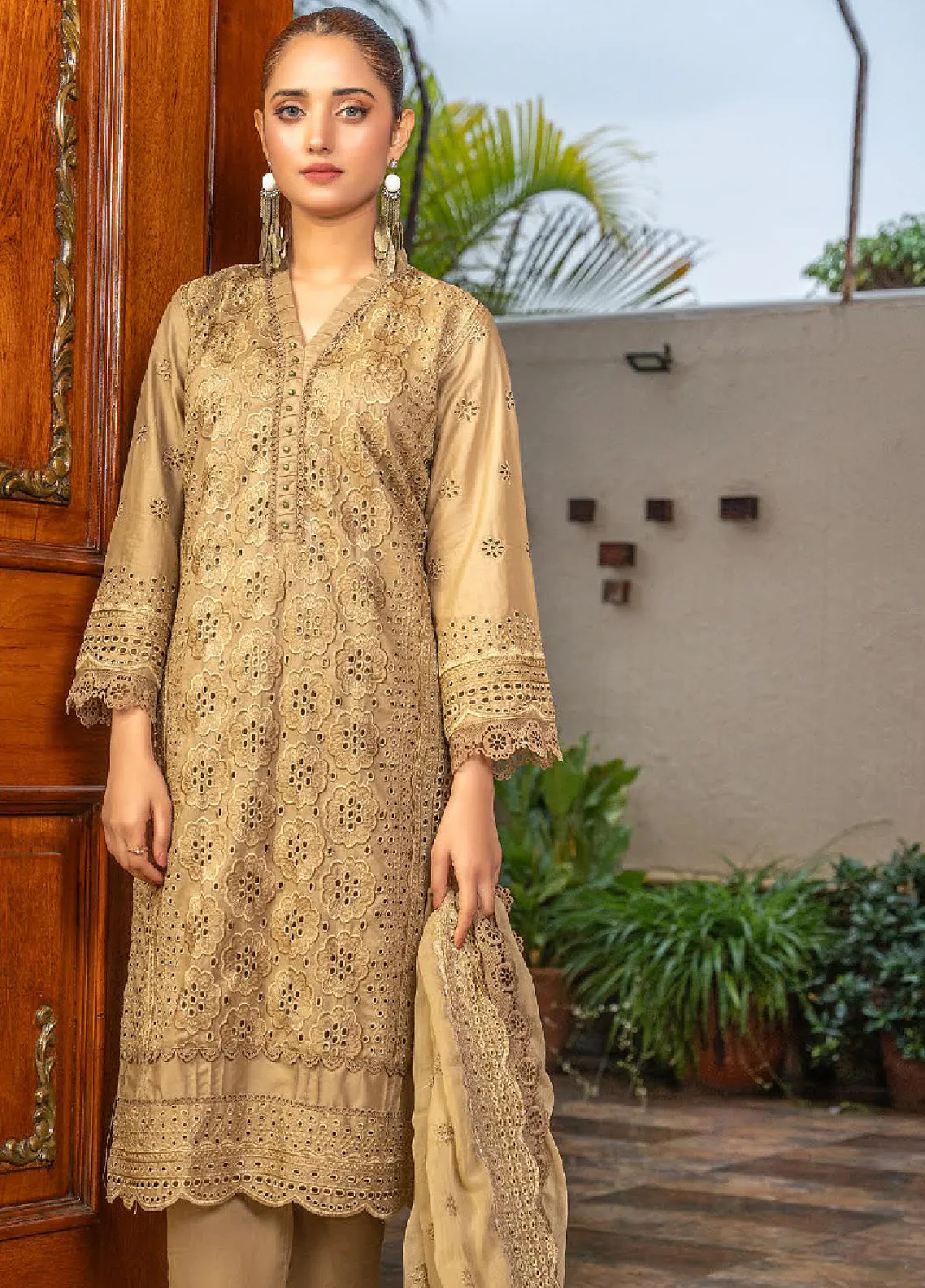 Signature Minakari By Zainab Fazlani Premium Lawn 3 Piece Unstitched Suit ZF24SMPL D-09