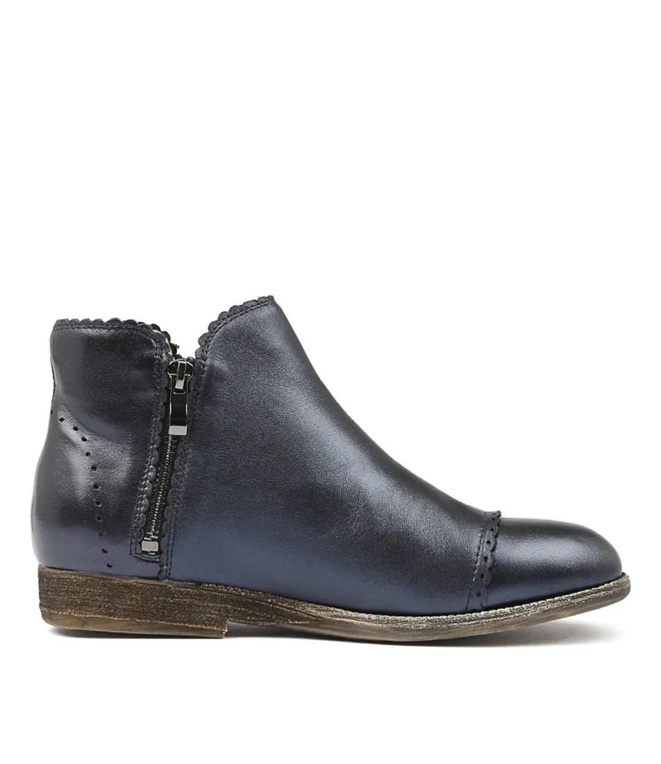 SILENT D Apris Navy Metallic Leather