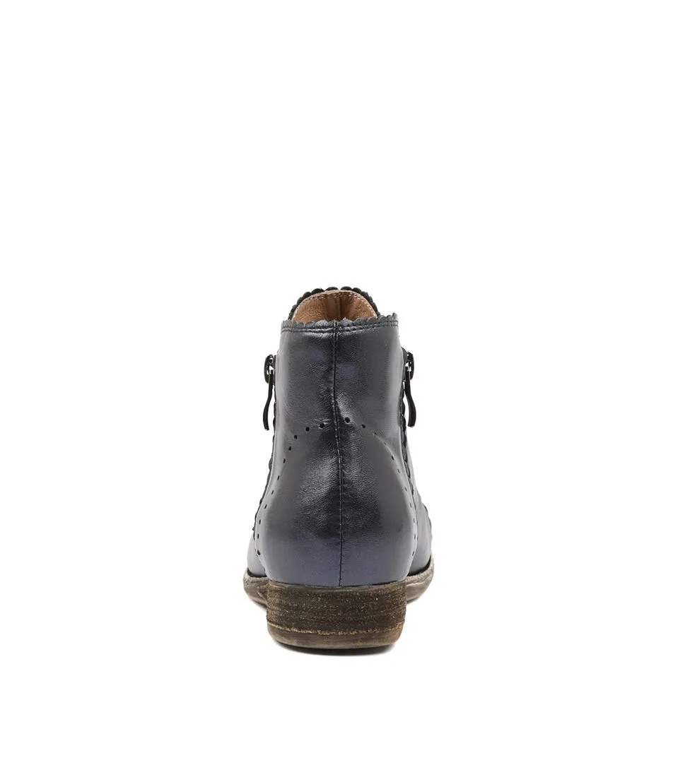 SILENT D Apris Navy Metallic Leather