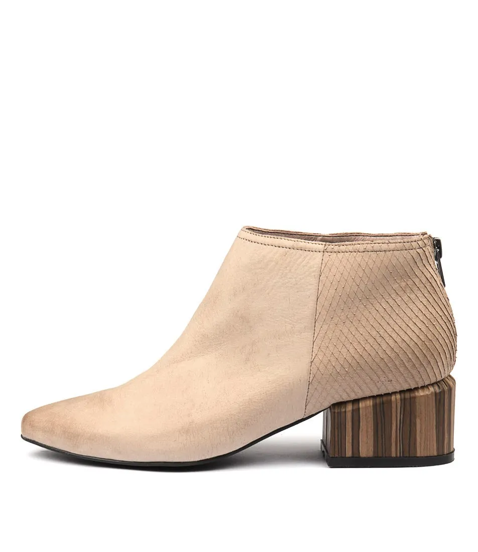 SILENT D Sober Taupe Cut Nubuck