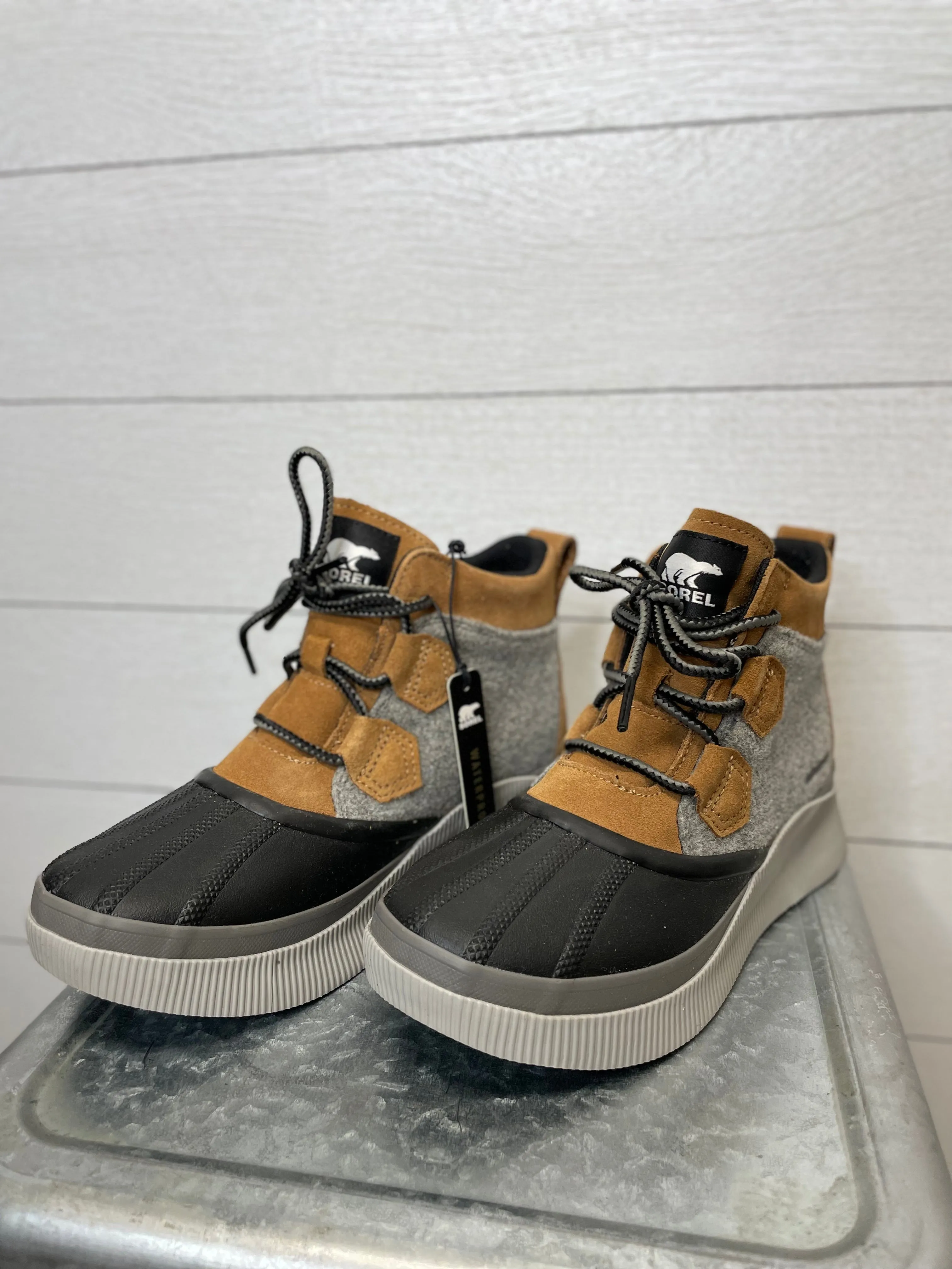 SOREL | OUT N ABOUT | TAFFY & DOVE