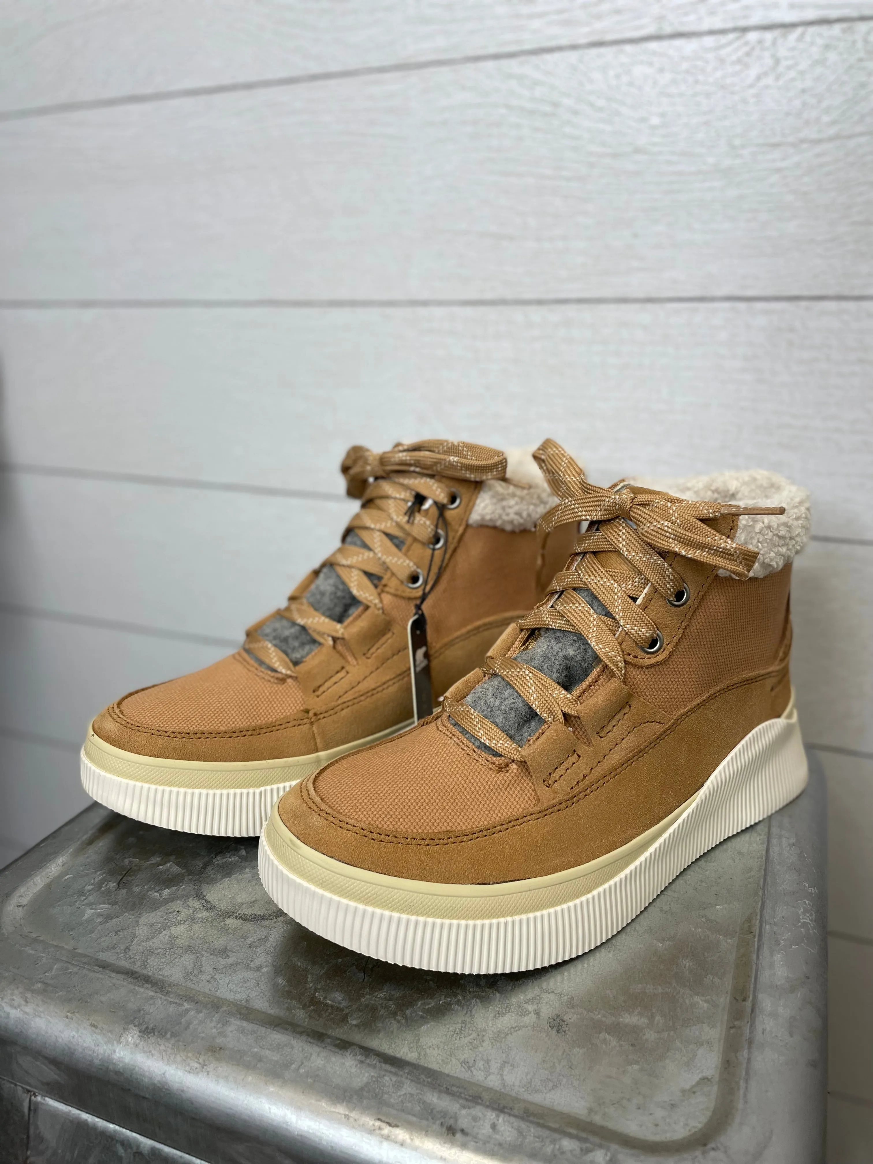 Sorel | Out N About Mid Sneaker | Tawny Buff